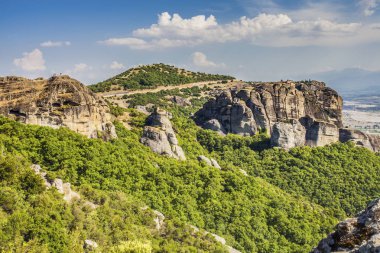 Yunanistan Kalambaka Meteora manastırları manzara 
