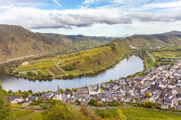 Sonbahar Moselle manzaraya Bremm Calmont bölge Almanya — Stok fotoğraf