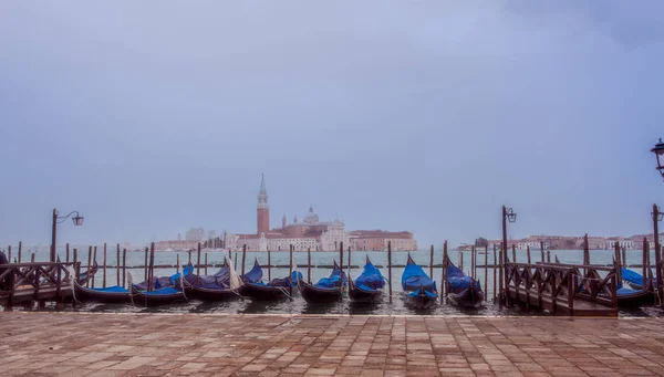 Venezia San Giorgio Maggiore  gondolas in the bay venice Italy — Stock Photo, Image