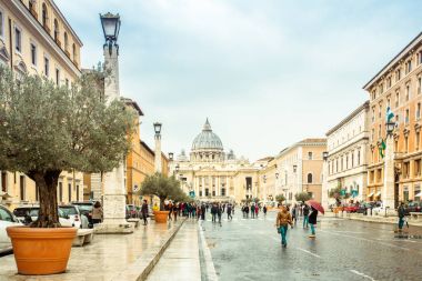  St. Peter's Basilica görünümünden Via della Conciliazione 