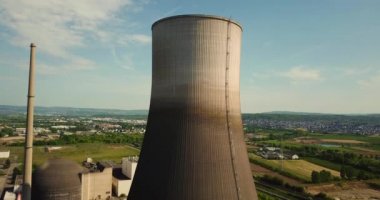 Decommissioned nükleer enerji santrali Muelheim-Kaerlich Almanya dron havadan görünümü