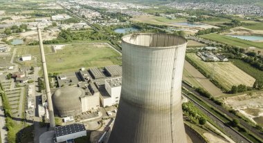 Decommissioned nükleer enerji santrali Muelheim-Kaerlich Almanya dron havadan görünümü
