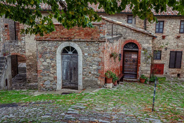 Toskanisches mittelalterliches Dorf rocca d 'orcia toskana italien — Stockfoto