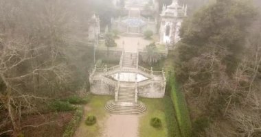 Nossa Senhora dos Remdios Lamego Portekiz Sığınağı 'nın Park ve Barok merdivenleri.
