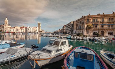 Güney Fransa 'nın Sete şehrindeki Royal Kanalı 