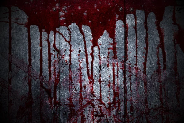 8 ayarlayın. Karanlıkta kanlı metal duvar