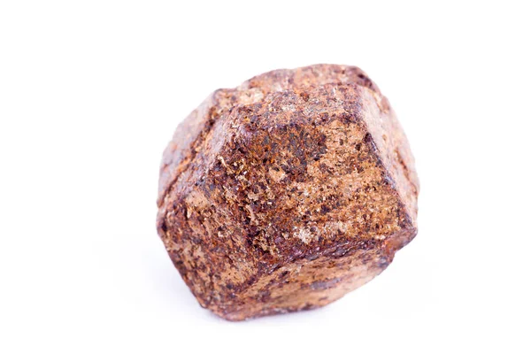 Macro pietra minerale Granato su sfondo bianco — Foto Stock