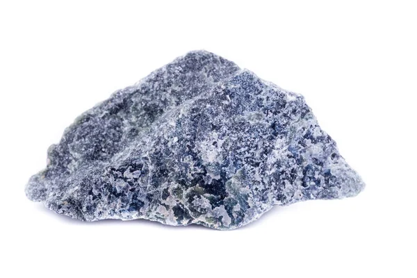 Macro piedra mineral Dumortierita sobre fondo blanco — Foto de Stock
