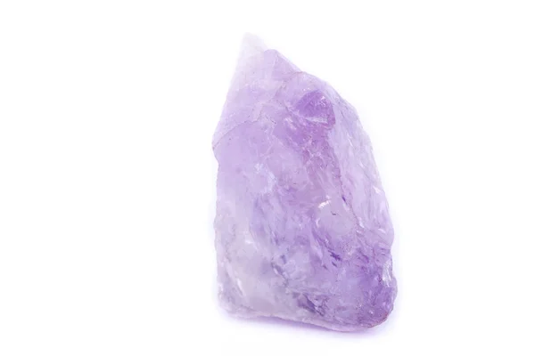 Macro Mineral Stone Amethyst pada latar belakang putih — Stok Foto