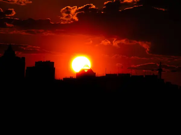 Autumn red sunset with a purple sky — Stock Photo, Image