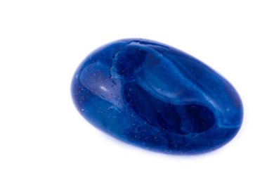 Makro mineral taş akik beyaz zemin üzerine mavi
