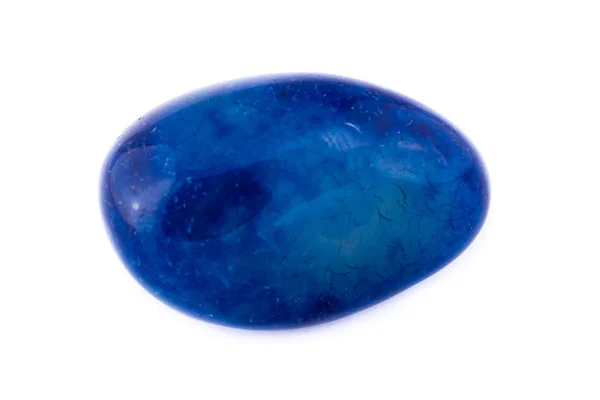 Macro pedra mineral ágata azul sobre um fundo branco — Fotografia de Stock