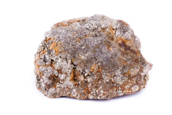 Pedra macro mineral arsenopyrite sobre um fundo branco — Fotografia de Stock