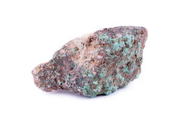 Pedra macromineral malaquita sobre um fundo branco — Fotografia de Stock