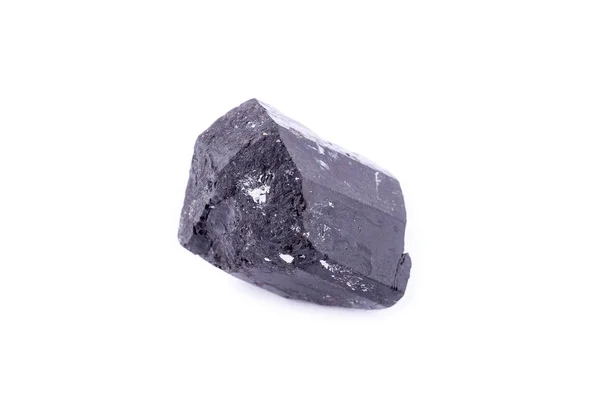 Schorl de piedra mineral macro sobre un fondo blanco —  Fotos de Stock