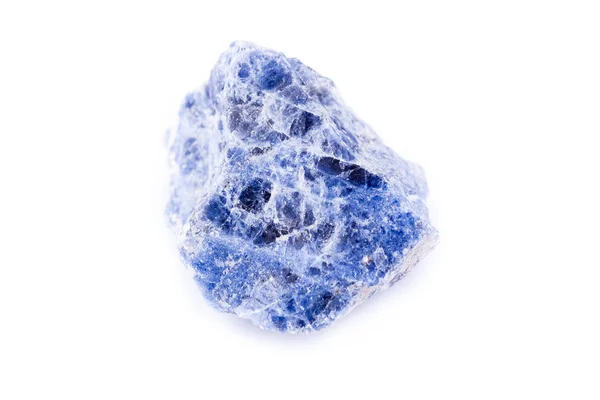 Macro minerale sodalite pietra su sfondo bianco — Foto Stock