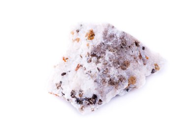 Makro mineral kalsit taş beyaz bir arka plan üzerinde