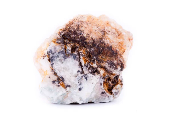 Makro-Mineralstein-Petalit auf weißem Hintergrund — Stockfoto