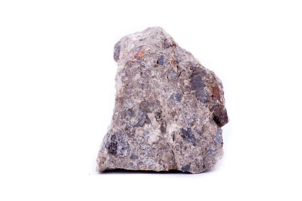 Macro minerales piedra vanadinita sobre un fondo blanco —  Fotos de Stock