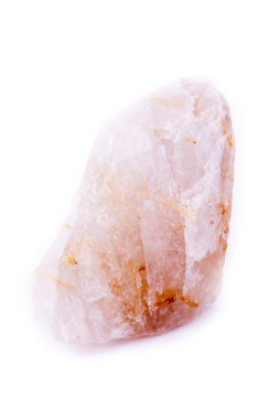 taş makro mineraller Rutil kuvars beyaz bir arka plan üzerinde