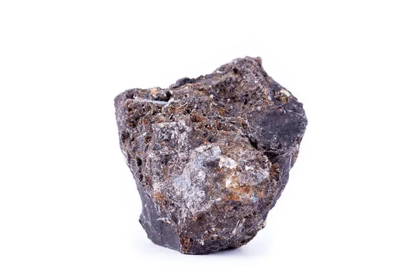 Batu mineral ilmenit makro pada latar belakang putih — Stok Foto