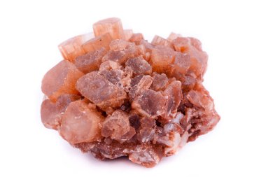 Makro mineral taş aragonit beyaz arka plan üzerinde