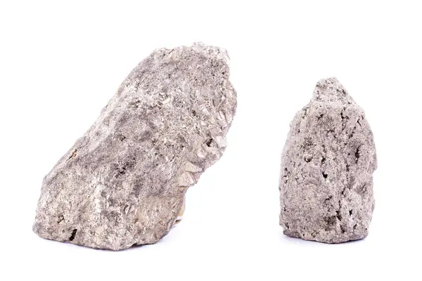Макро мінеральний камінь Піритне золото на білому тлі — стокове фото