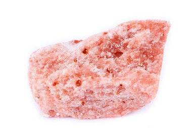 Makro mineral halite, beyaz bir arka plan üzerinde yakın çekim