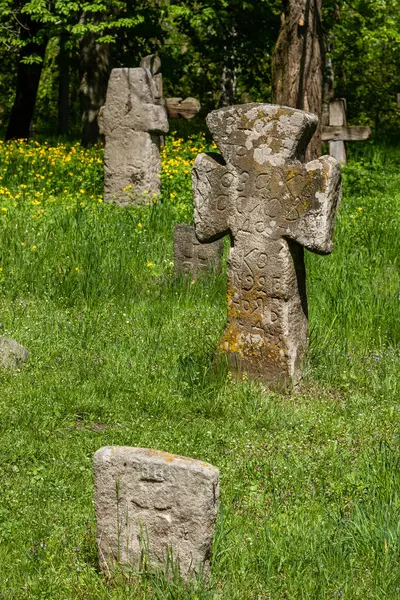 Древние каменные кресты — стоковое фото