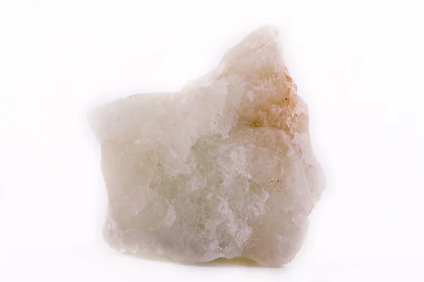 Macro piedra mineral Aguamarina sobre fondo blanco — Foto de Stock