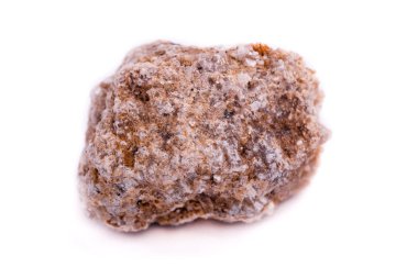 Beyaz arka plan üzerinde makro mineral taş Albit