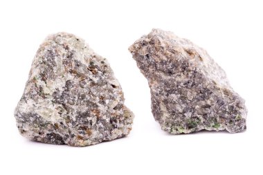 Makro mineral taş olivin beyaz arka plan üzerinde