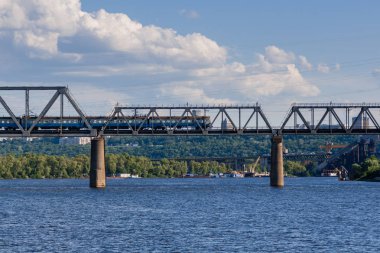 Demiryolu Köprüsü tren seyahat Nehri