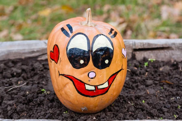 Oyma ve boyalı Cadılar Bayramı Balkabağı