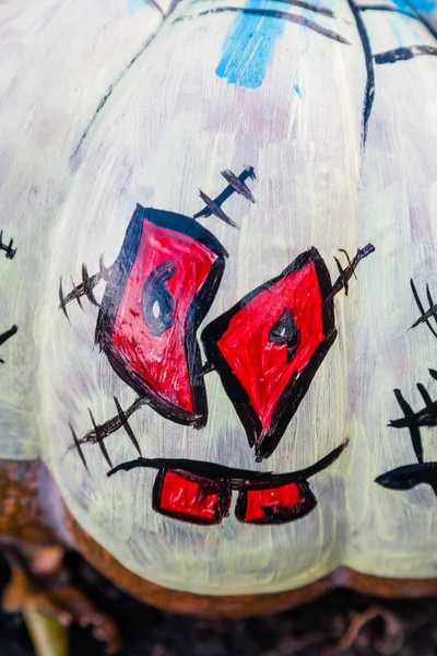 Oyma ve boyalı Cadılar Bayramı Balkabağı