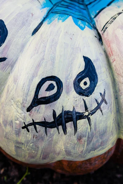 Oyma ve boyalı Cadılar Bayramı Balkabağı