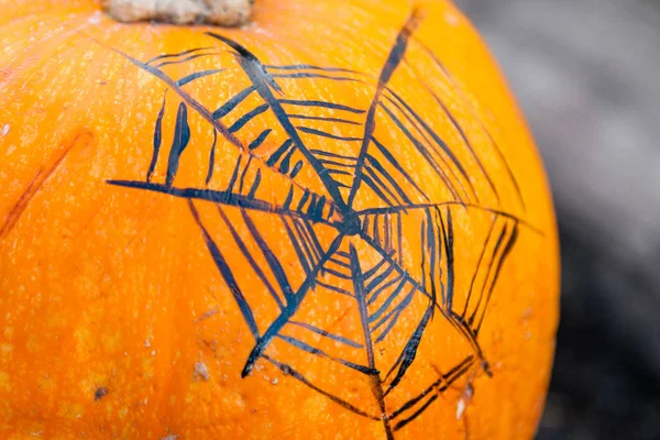 Oyma ve boyalı Cadılar Bayramı Balkabağı