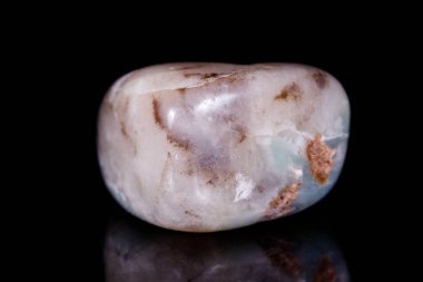 Makro Mineral taş Amazonite siyah bir zemin üzerine 