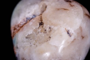 Makro Mineral taş Amazonite siyah bir zemin üzerine 