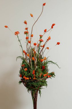 Taze çiçeklerin Noel kompozisyonu 