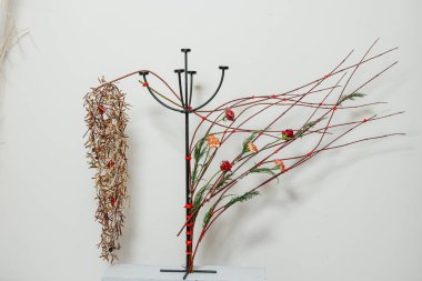 Taze çiçeklerin Noel kompozisyonu 