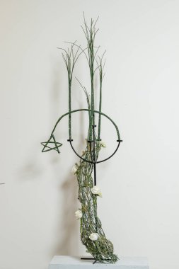 Taze çiçeklerin Noel kompozisyonu 