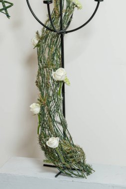 Taze çiçeklerin Noel kompozisyonu 