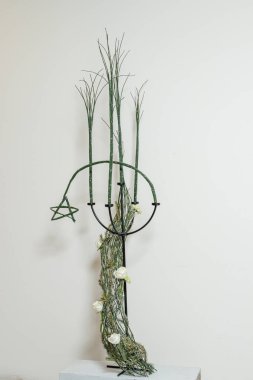 Taze çiçeklerin Noel kompozisyonu 