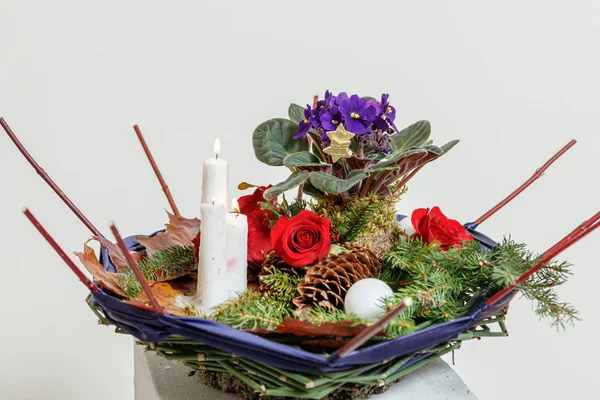 Composition de Noël de fleurs fraîches — Photo
