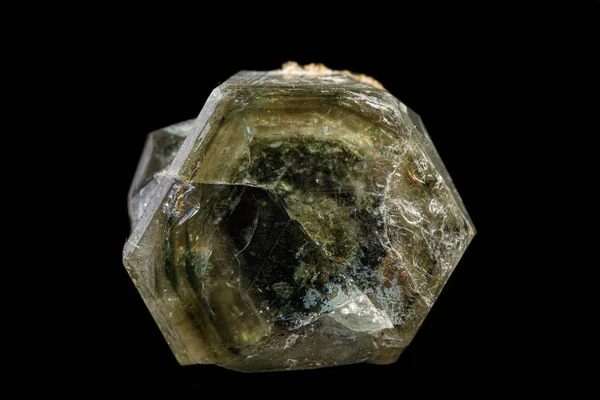 Makro ásványi kő Apatite fekete alapon — Stock Fotó