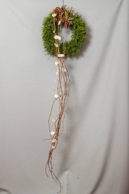 Noel kompozisyonu. Noel ağacı dalları çelengi