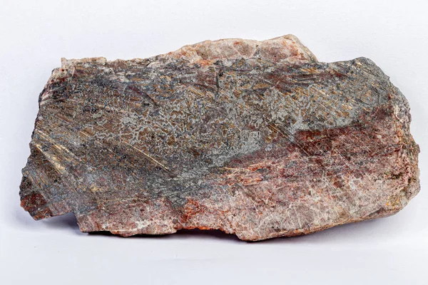 Makro mineral vismutsten på hartenstein schacht på vit rygg — Stockfoto