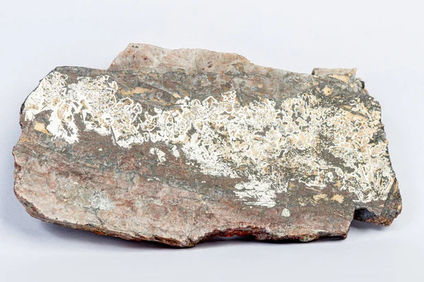 Makro minerální bismut kámen na hartenstein schacht na bílých zádech — Stock fotografie