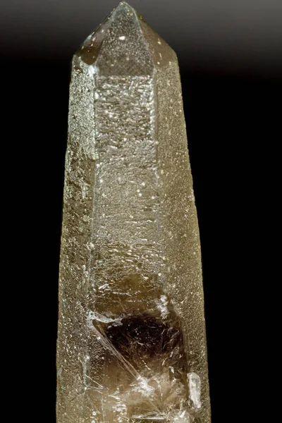 Makró ásványi kő Prase ametiszt fantom egy szürke backgr — Stock Fotó